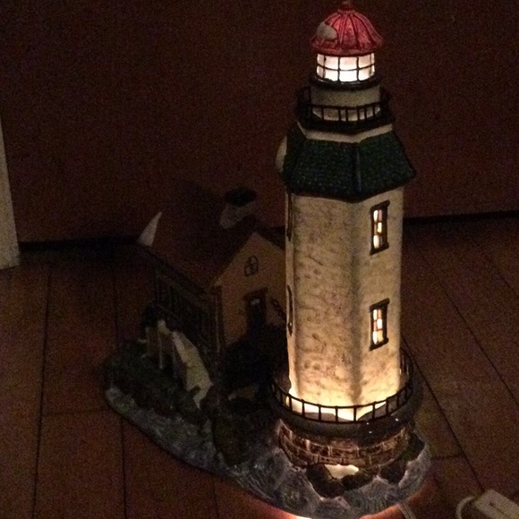 Vintage Santa’s Workbench knightsbridge Lighthouse - Picture 11 of 13